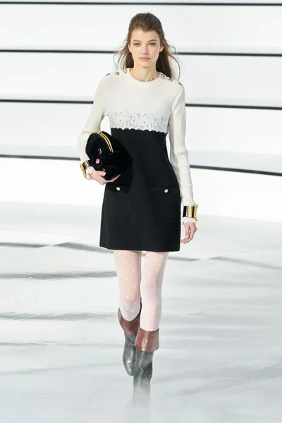 Look 52
